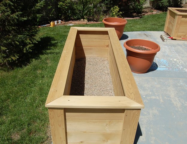 Garden box with gravel