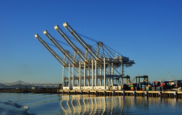 Port of Oakland container dock