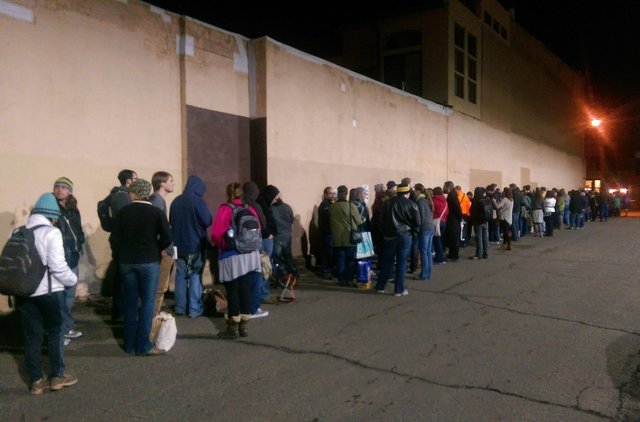 Queue for Neil Gaiman outside Old Firehouse Books