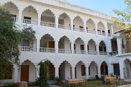 Dad and Willy in the courtyard at the Rajasthan Palace Hotel