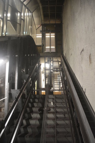 Diagonal elevator at Sörnäinen metro station