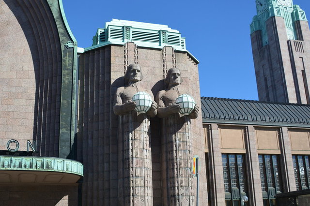 Figures flanking the main entry to the Helsinki train station