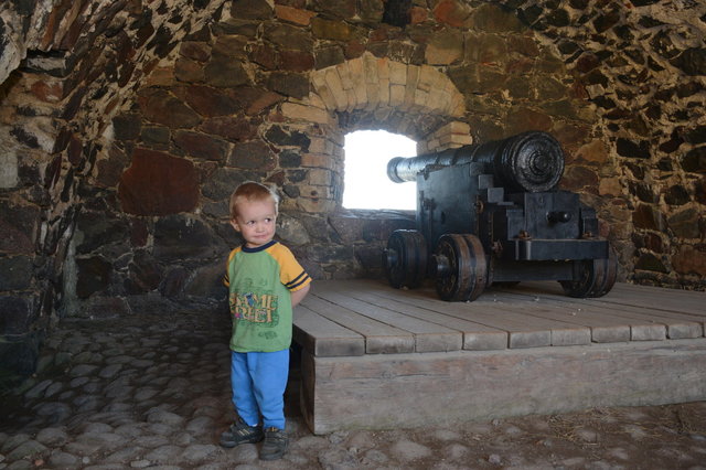 Julian inspects the guns at the Fortress of Suomenlinna