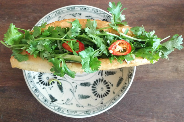 Banh mi chay