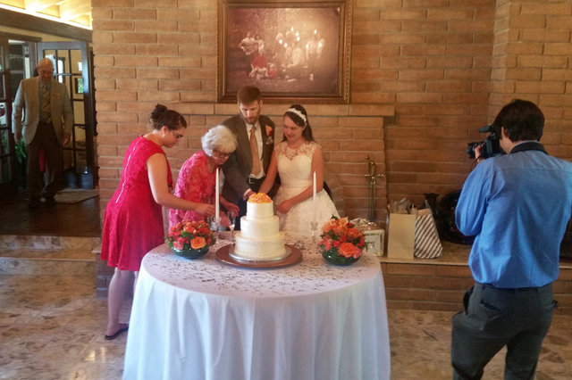 Nemo and Jackie cut the cake