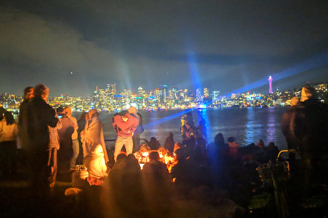 Crowd gathers at Gasworks Park on New Year's Eve