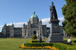 Statue of Queen Victoria and the BC Legislature