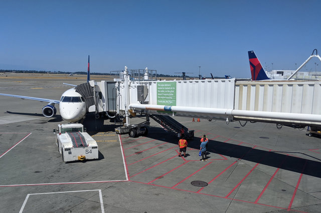 Dude-bro on the tarmac at SEA