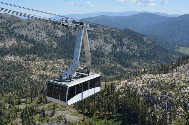 Tram descends at Squaw Valley