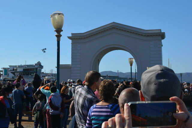 Crowd watches Blue Angels at Fleet Week