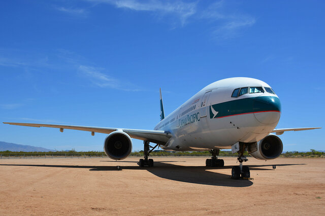 Cathay Pacific 777-200 B-HNL