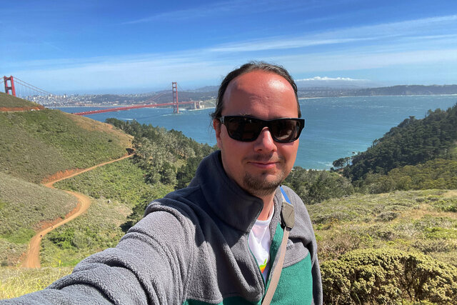 Jaeger with the Golden Gate Bridge