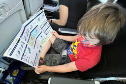 Julian reviews the safety information card of this A321 neo aircraft