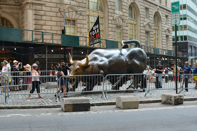 Tourists with the Charging Bull