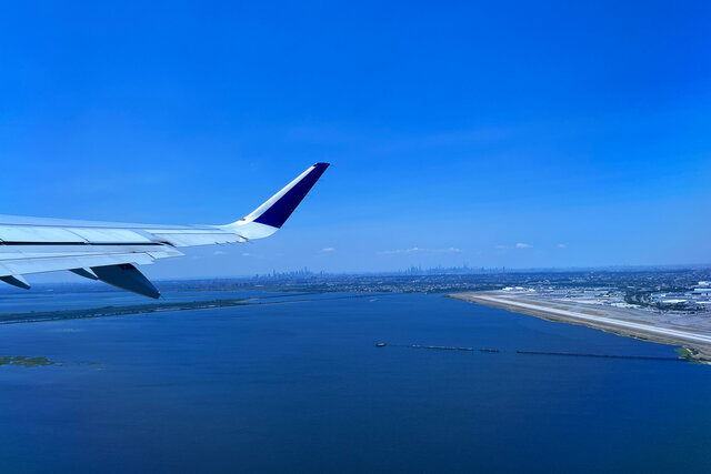 A321 wing climbing out of JFK