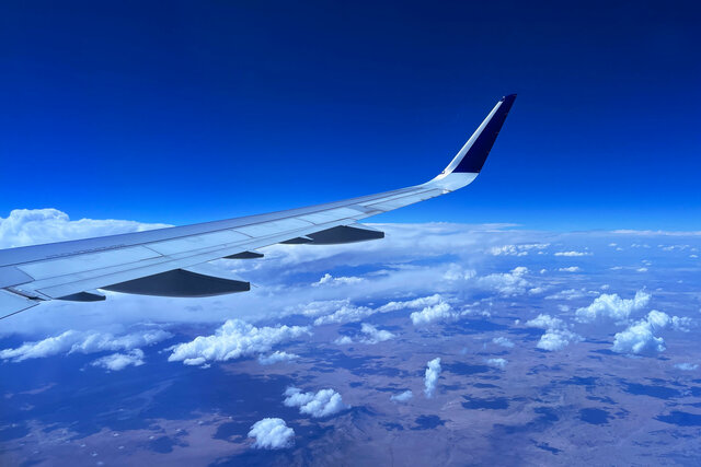 A321 wing over Utah