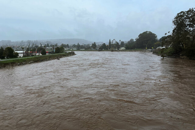 San Lorenzo River full to the levees