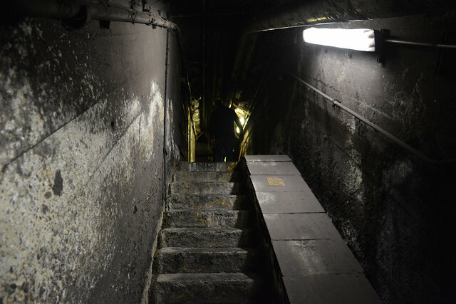 Stair in a disused cross passage