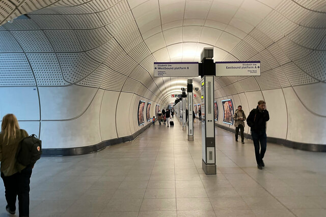 Liverpool Street station Elizabeth Line passage