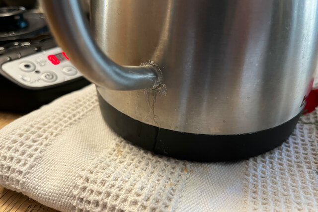 Water leaking from the spout of my Bonavita teakettle