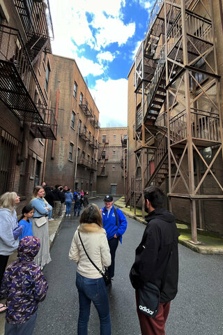 Dead-end alley on the Warner backlot