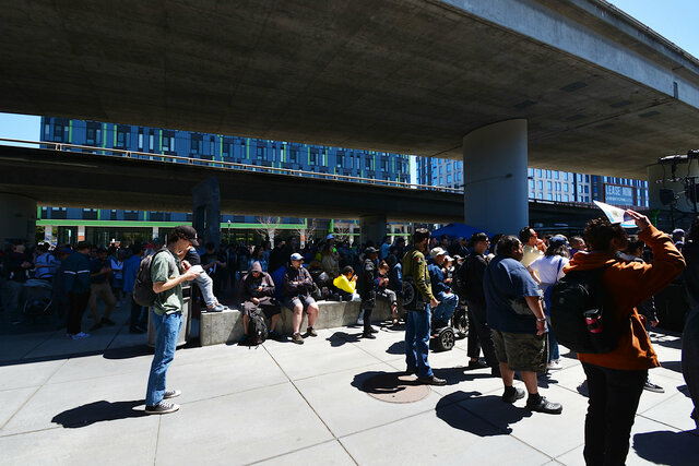 Crowd at Ride Into History at MacArthur Station