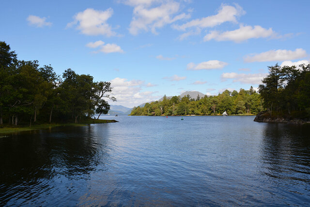 Navigating the narrows in Loch Lomond