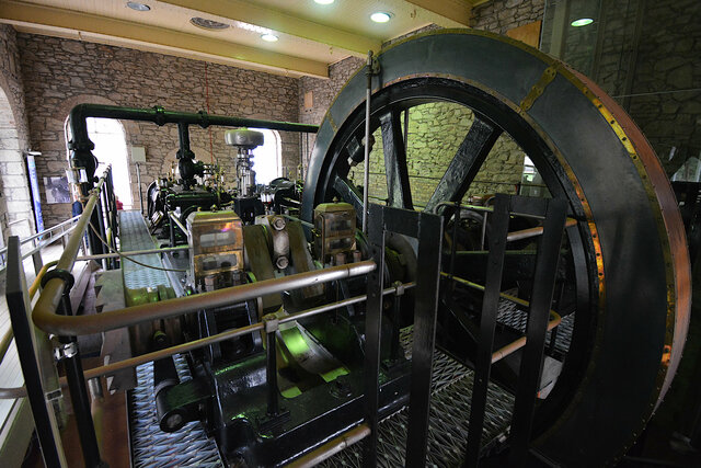 Flywheel on the Petrie steam engine at New Lanark