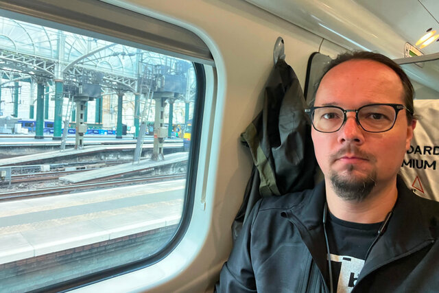 Jaeger in a Pendolino at Glasgow Central