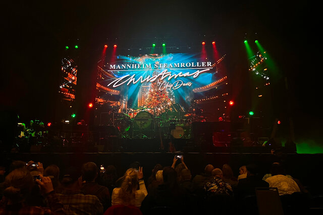 Mannheim Steamroller Christmas title card