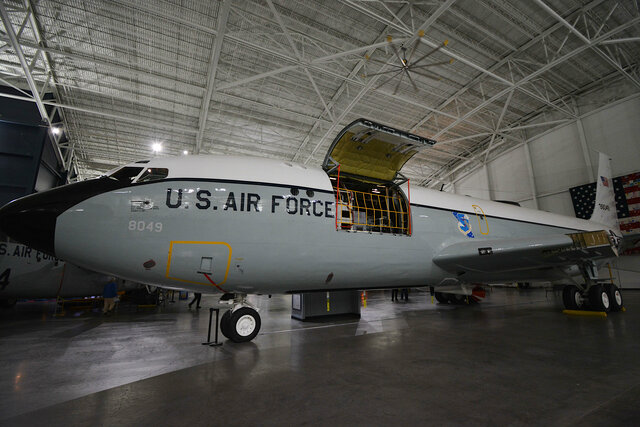 EC-135 Looking Glass