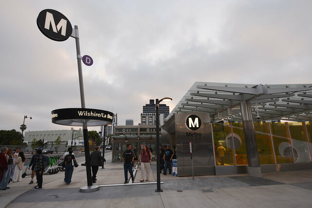 Wilshire/La Brea Metro Station