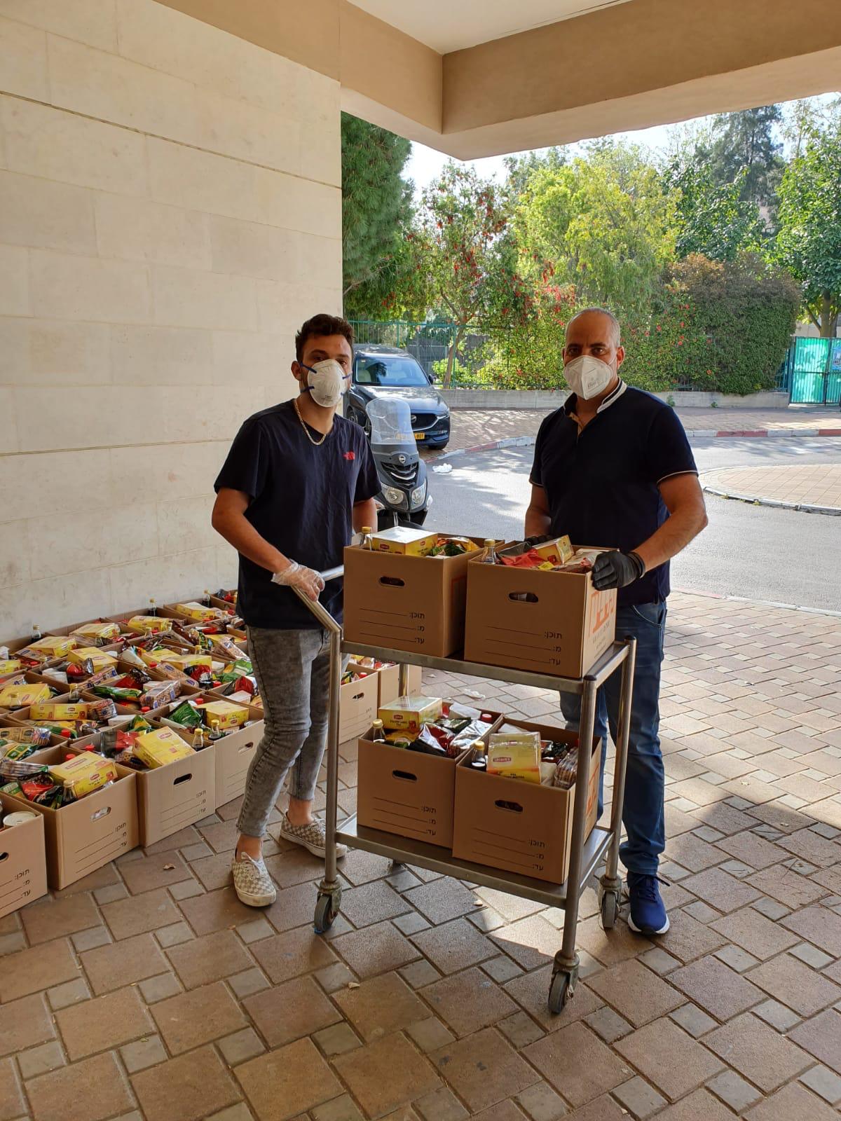 משפחת תיכון שמעון בן צבי התגייסה להפיץ בשורה של נתינה, עזרה לזולת ואהבה