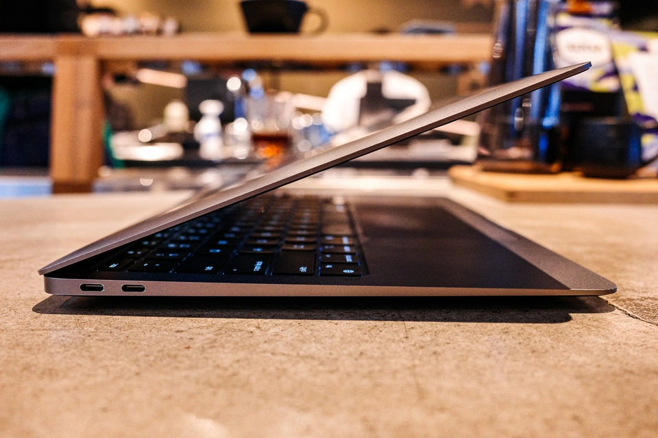 まだM1 Airを使っている