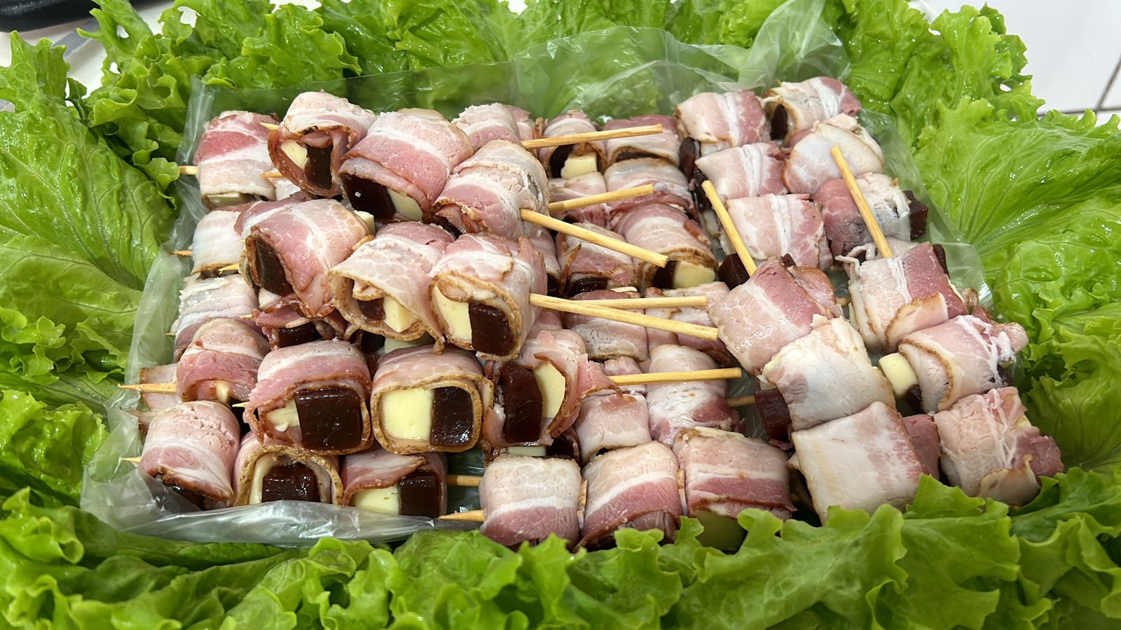 MEDALHAO QUEIJO COM GOIABADA