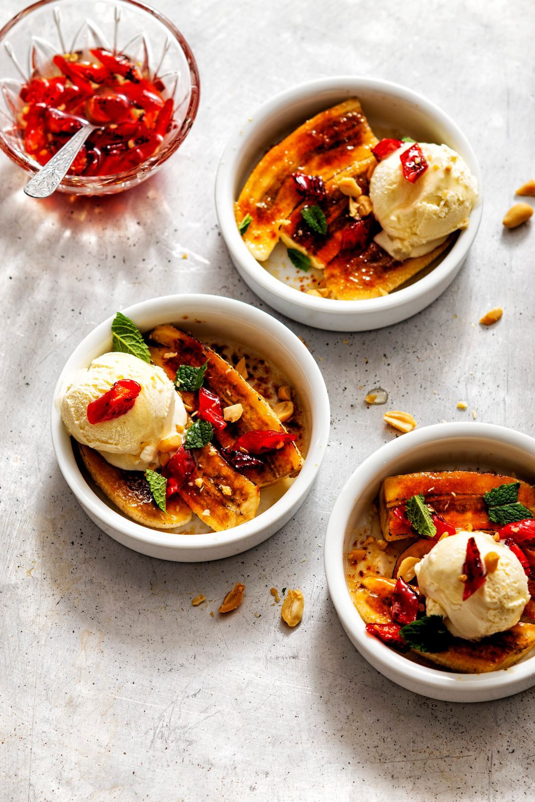 'Banane brûlée' with vanilla ice cream and candied chili pepper