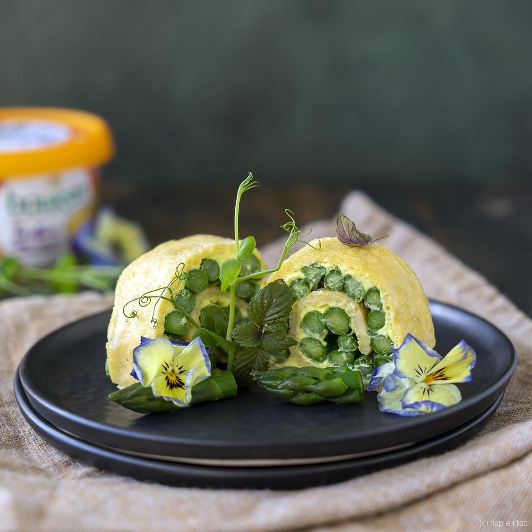 Rolled omelette with green asparagus and Boursin India