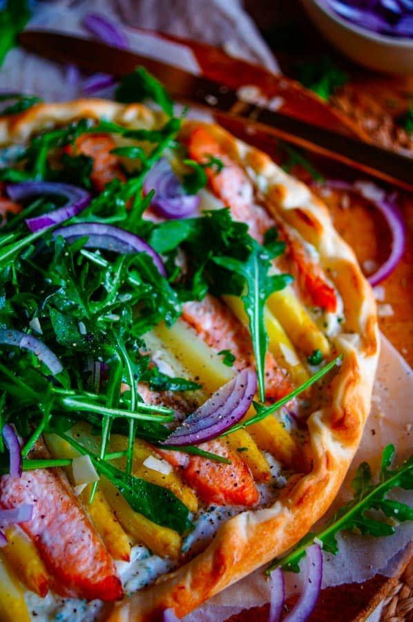 Pizza with asparagus and salmon