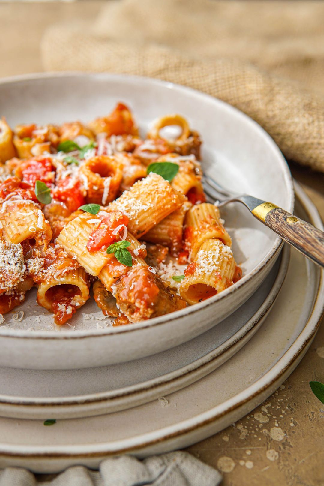 Pasta with vega balls and red sauce