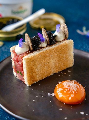 Croque de luxe with steak tartare, truffle and caviar