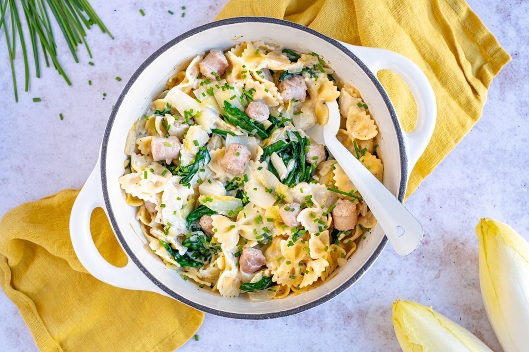 Creamy one-pot pasta with chicory and sausage