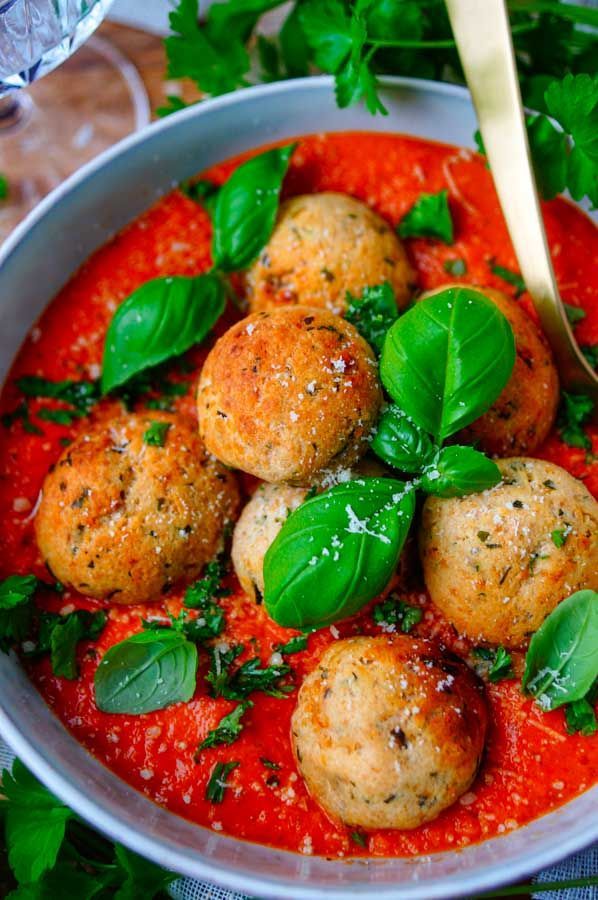 Ricotta balls in tomato sauce