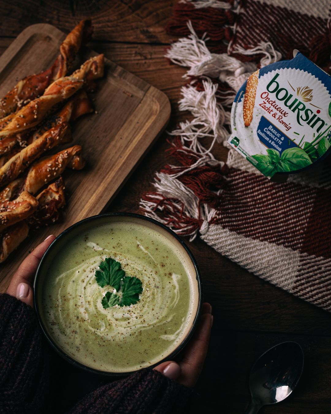 Zucchini soup with herb cheese & festive breadsticks