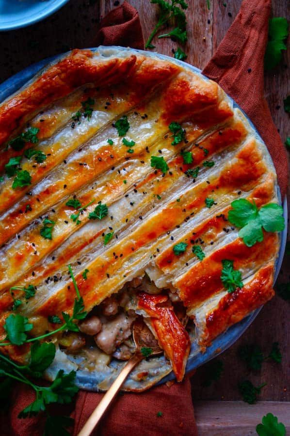 Puff pastry pie with meatballs