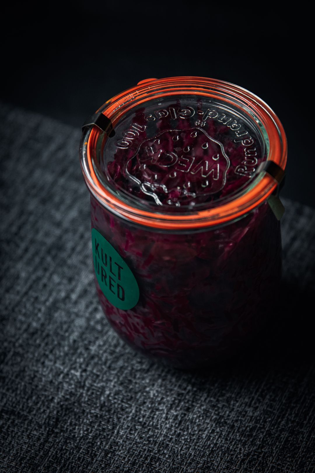 Fermented red cabbage with apple