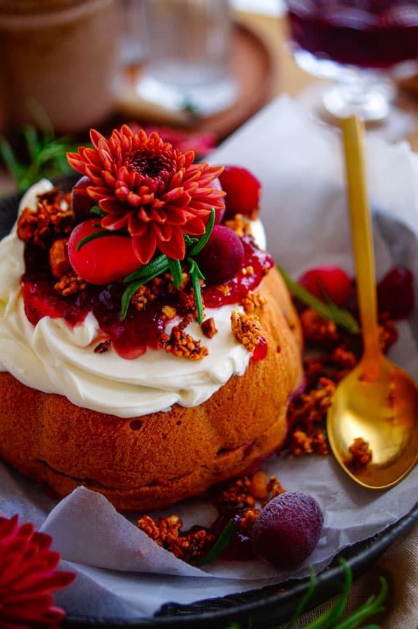 Breakfast cake with cranberries