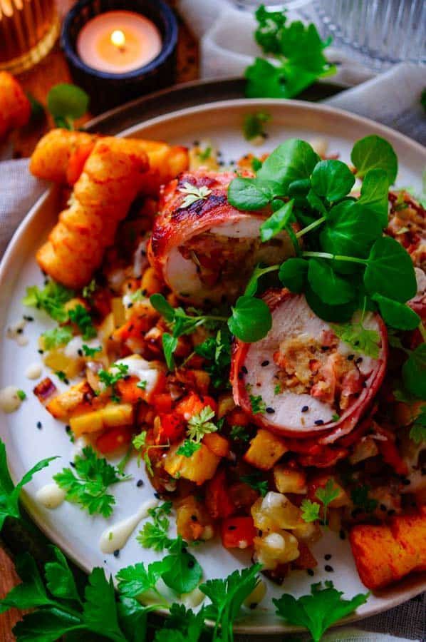 Stuffed chicken fillet with bacon