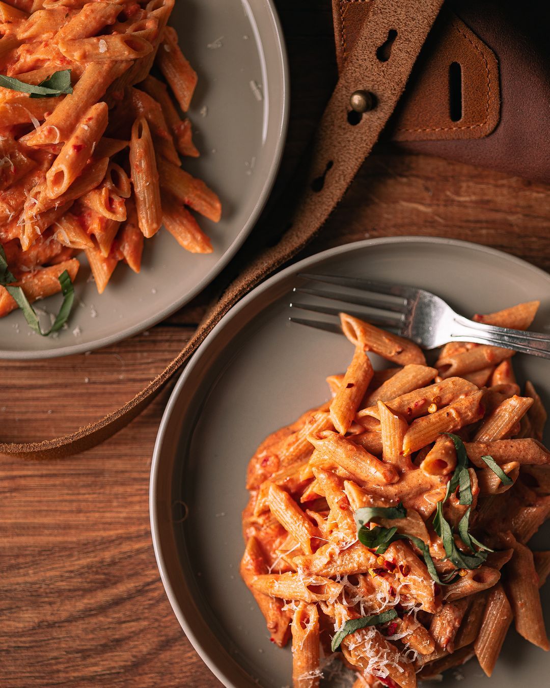 Penne alla vodka - Spicy, easy & a touch of alcohol 🌶️🤪