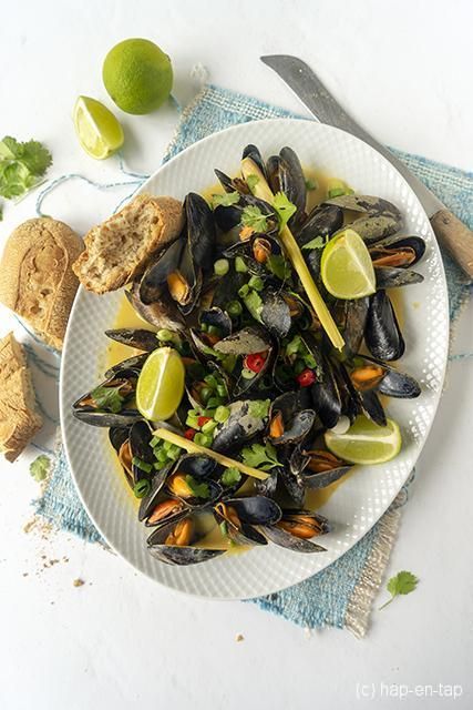 Mussels in yellow curry