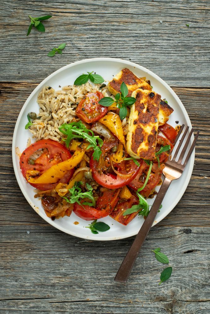 Grilled bell pepper and tomato with halloumi and orzo